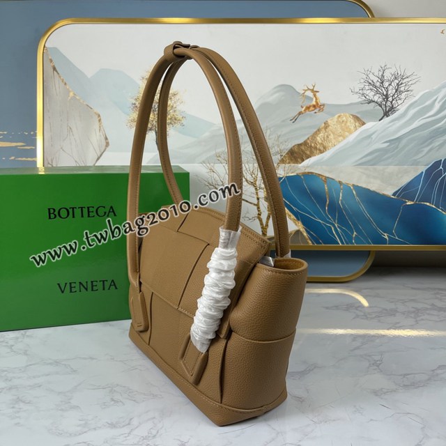 Bottega veneta高端女包 KF009 寶緹嘉爆款ARCO編織款荔枝紋手提包 BV經典款ARCO蝙蝠包  gxz1217